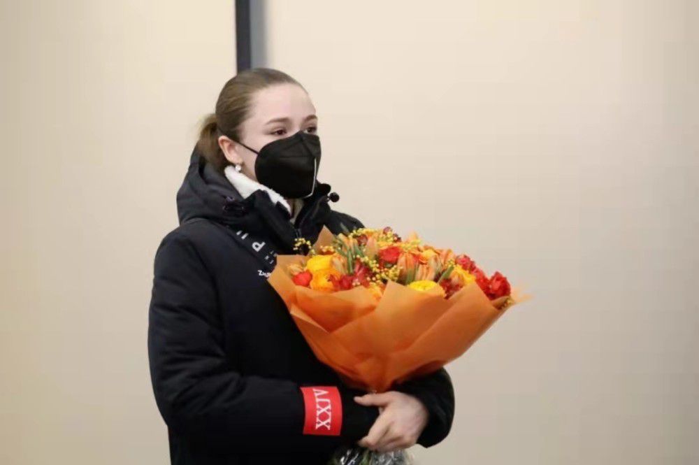 影片采用多线叙事,从诈骗集团、受害者和警方三个角度,完整展现出电信网络诈骗的生态,产生了强烈的震慑和警示效果。